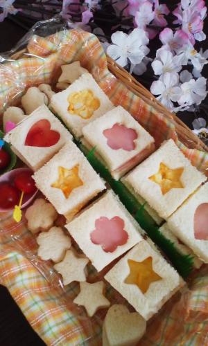 お花見に 桜の型抜きサンドイッチ レシピ 作り方 By Tekonani 楽天レシピ