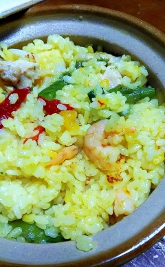 アウトドアご飯 土鍋でパエリア♪