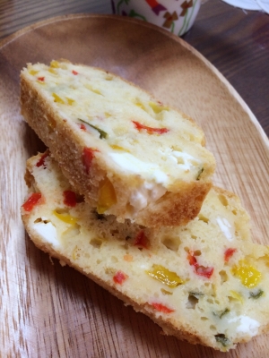 Hm簡単 パプリカとチーズのおかずパウンドケーキ レシピ 作り方 By Riiriimiii 楽天レシピ