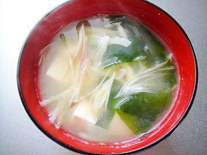 豆腐とワカメみょうがの味噌汁 レシピ 作り方 By Mint74 楽天レシピ