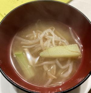 もやしとはやとうりのお味噌汁 レシピ 作り方 By のこ311 楽天レシピ