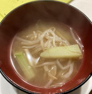 もやしとはやとうりのお味噌汁 レシピ 作り方 By のこ311 楽天レシピ もやしとはやとうりのお味噌汁 レシピ 作り方 By のこ311 楽天レシピ