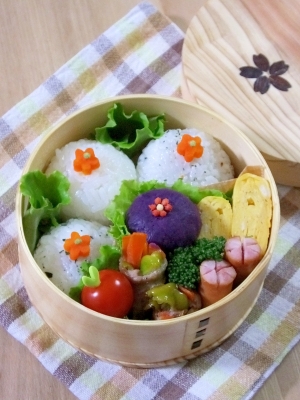 お弁当のかわいいおかず むらさき芋のお花マッシュ レシピ 作り方 By Cherry05 楽天レシピ