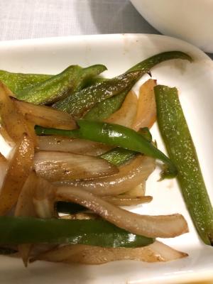 付け合わせに 簡単ピーマンとたまねぎ炒め レシピ 作り方 By おいしいごはんが食べたい 楽天レシピ