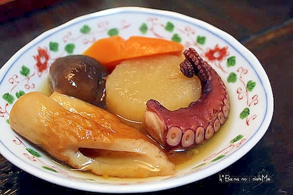 我が家の筑前煮（蓮根・里芋・人参・蒟蒻の煮物）