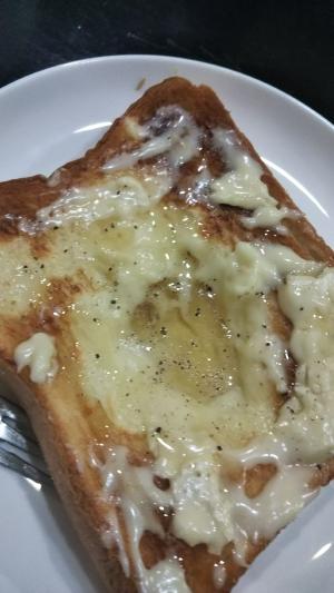カマンベールチーズとはちみつが美味しいトースト レシピ 作り方 By シェリママ 楽天レシピ