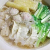 餃子と肉団子入り★鍋焼きうどん