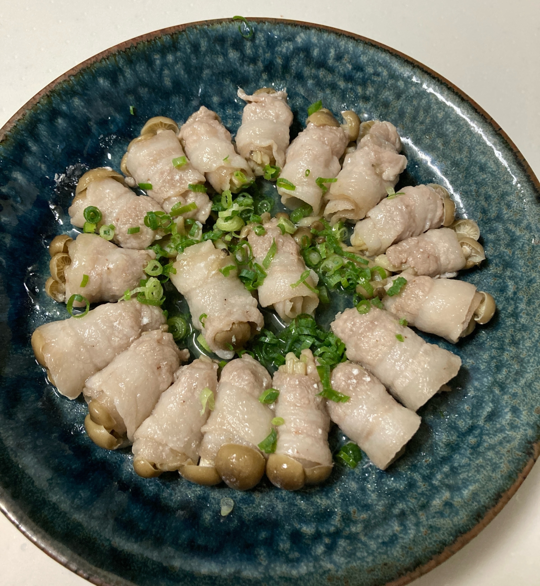 レンジで簡単♪豚肉のきのこ巻きポン酢