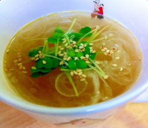 新玉ねぎと貝割れ大根のスープ レシピ 作り方 By Bebe2936 楽天レシピ