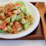 ちょっぴりカフェ風☆海老アボカド丼