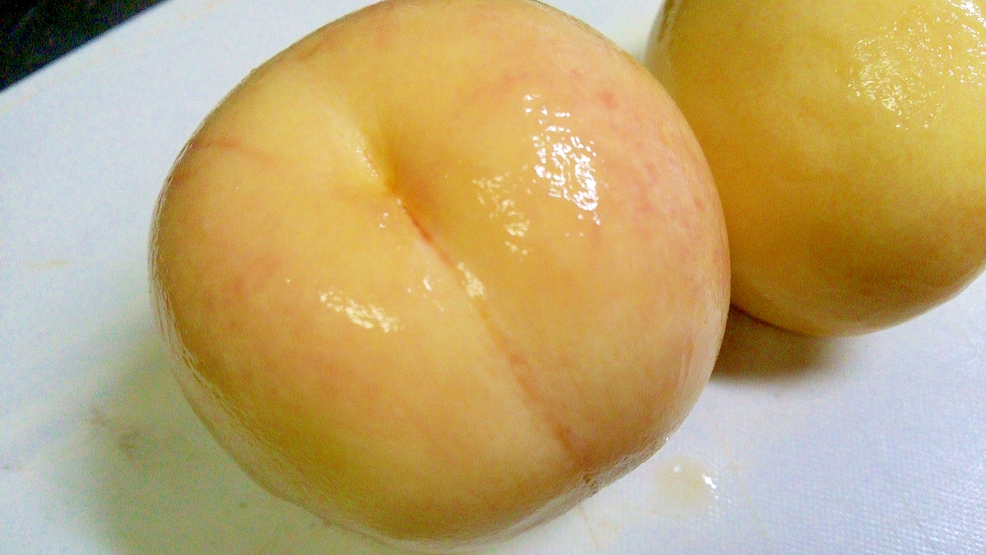 桃の皮のきれいな剥き方 - MORE-IPPIN | 毎日の献立の「もう一品」を提案するサービス