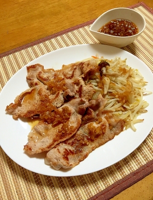 玉ねぎダレがおいしい 豚薄切り肉のフライパン焼き レシピ 作り方 By ぽよっちぷーちゃん 楽天レシピ