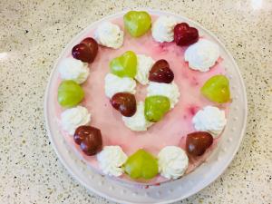 グレープの が可愛い イチゴのレアチーズケーキ レシピ 作り方 By