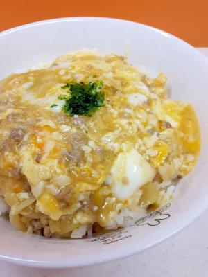 子供が喜ぶ カンタン豚ひき肉と玉ねぎの卵丼 レシピ 作り方 By Acchan66 楽天レシピ