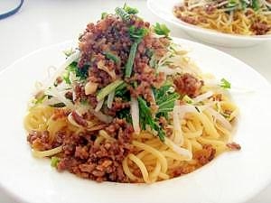 すぐできる 肉そぼろのせ中華麺 台湾風まぜそば レシピ 作り方 By しの 楽天レシピ