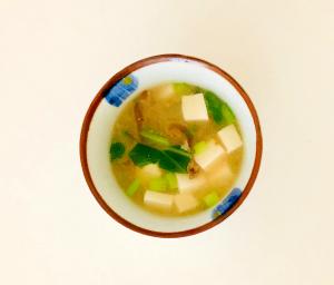 花かつおだしで小松菜の味噌汁 レシピ 作り方 By Libre 楽天レシピ