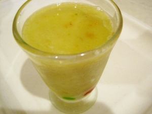メロンと飲むヨーグルトのスムージー レシピ 作り方 By Yukkiy8 楽天レシピ