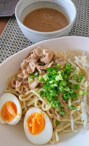 既製品のつけ麺にちょい足しで肉もやしつけ麺に レシピ 作り方 By おっさん5593 楽天レシピ