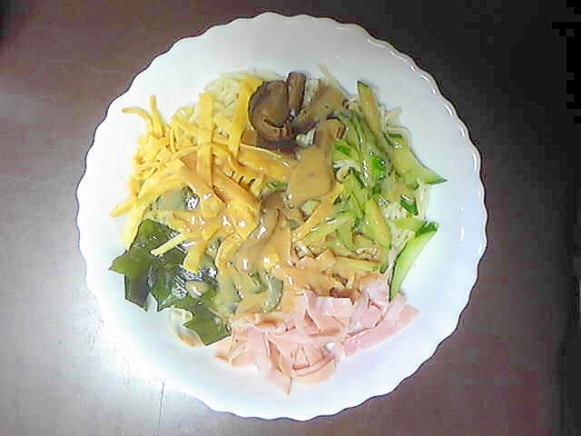 卵を使用した自家製中華麺