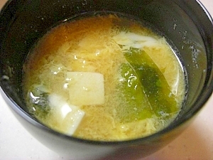 わかめと豆腐と卵のお味噌汁 レシピ 作り方 By Tukuyo93 楽天レシピ