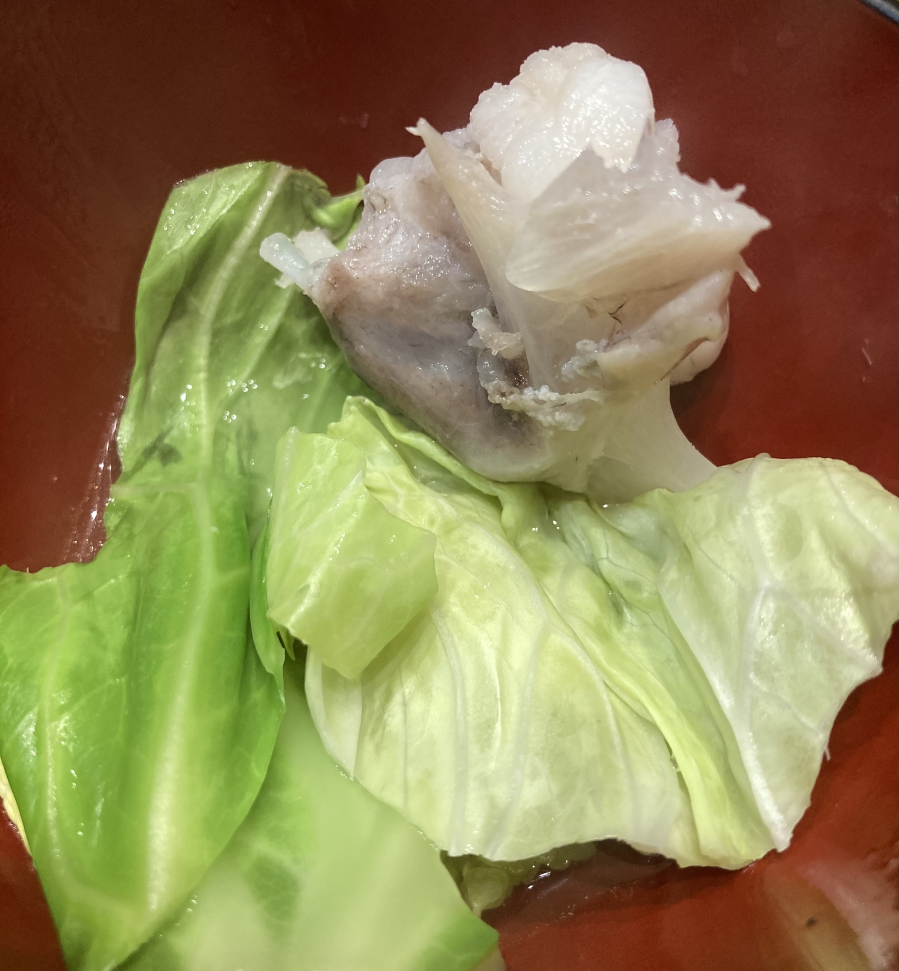 ぶつ切りあんこうとキャベツ蒸し焼き