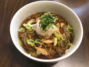 簡単おいしい 温かい鶏ときのこのおろし蕎麦 レシピ 作り方 By Akaringo 楽天レシピ