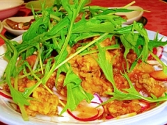 軟骨のから揚げ葱ソースサラダ仕立て