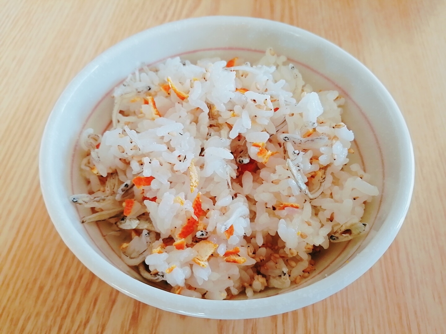 みかんの皮とちりめんじゃことごまの混ぜご飯