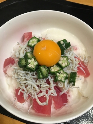 超簡単 まぐろとろろ丼 レシピ 作り方 By ぽんちきぽんた 楽天レシピ