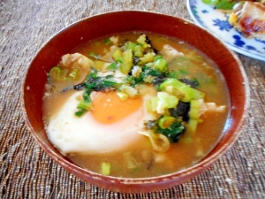 小松菜 海苔 ネギの落とし卵味噌汁 レシピ 作り方 By Mococo05 楽天レシピ