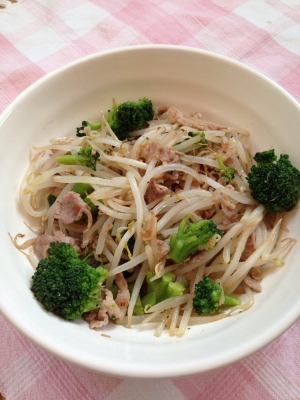 豚こま もやし レシピ 食べ物の写真