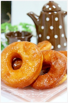 ツヤツヤなリングドーナツ