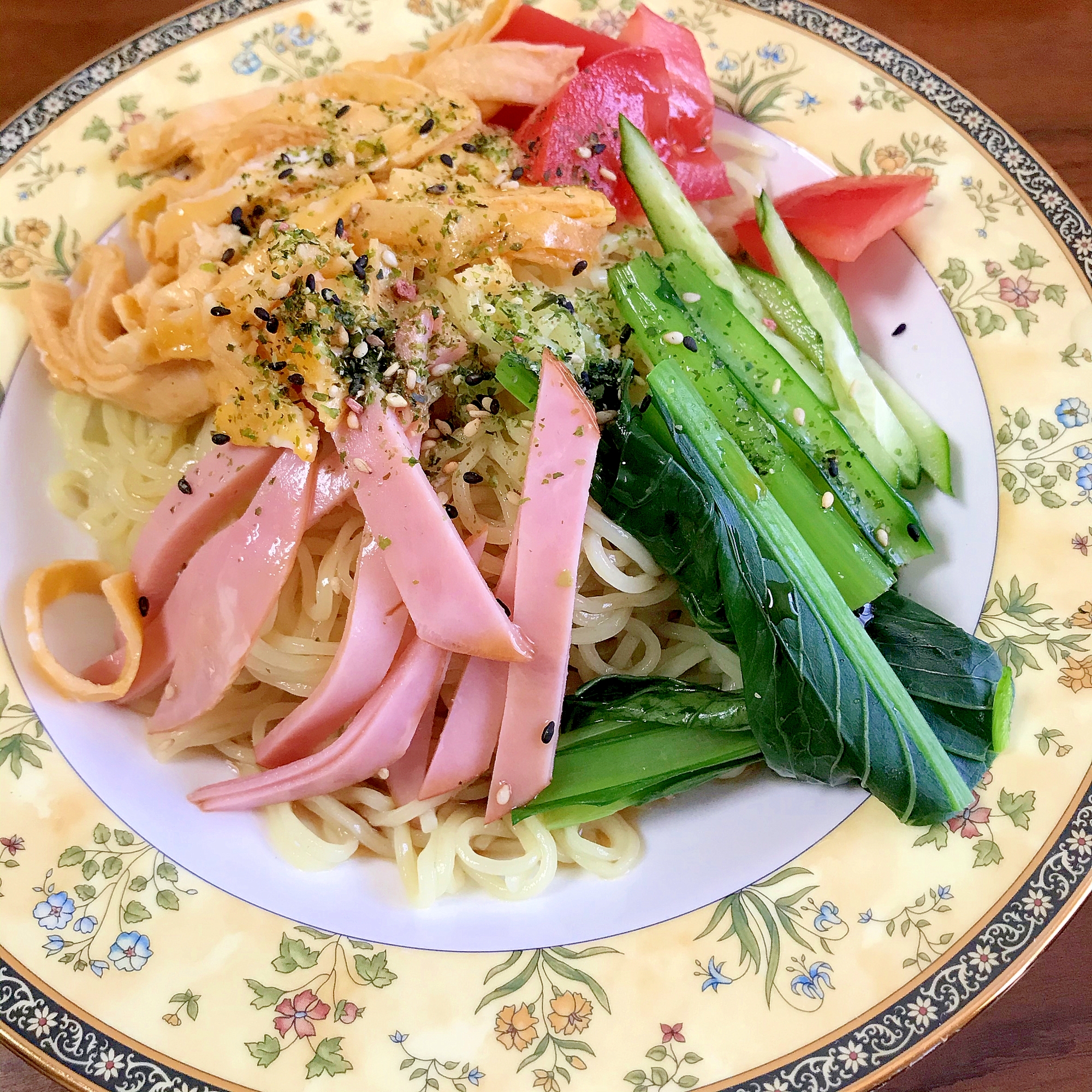 豚肉ともやしナムルの冷やし中華