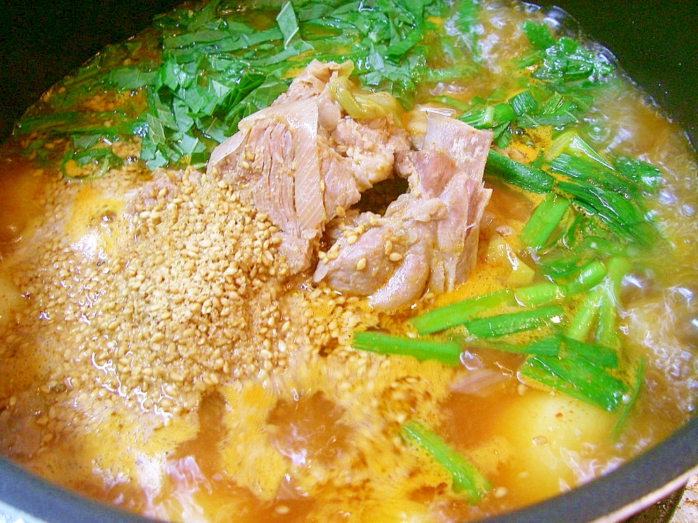 豚バラ肉のカムジャタン風鍋