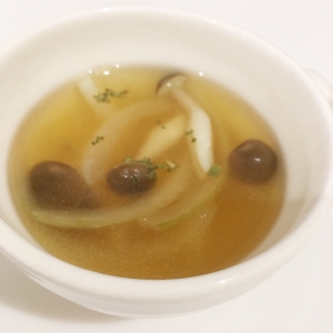 簡単すぎるコンソメスープ レシピ 作り方 By おしゃれりんご 楽天レシピ