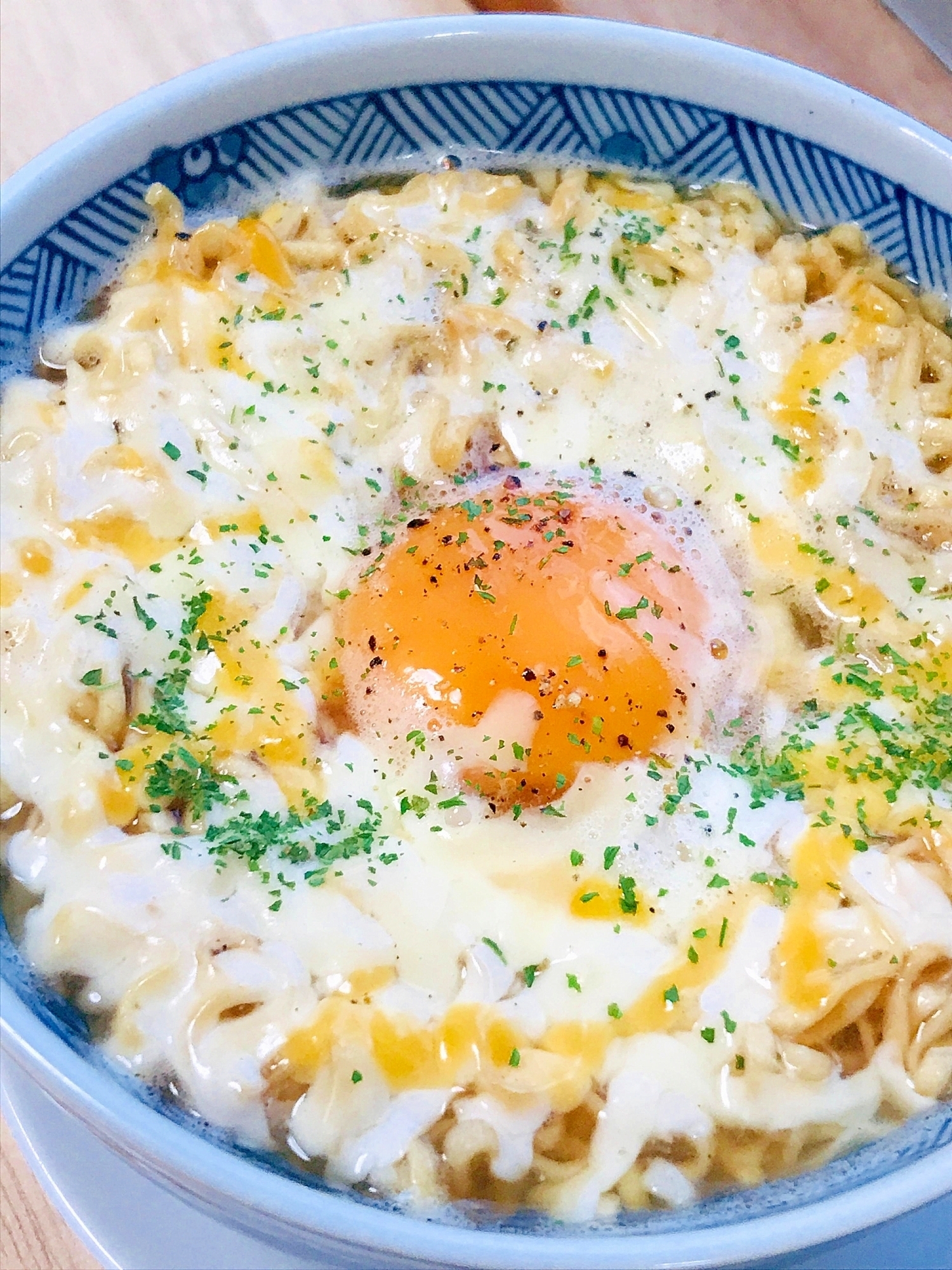 アレンジチキンラーメン●チーズ＆たまごラーメン