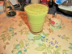 アボガドの飲むヨーグルト風ドリンク
