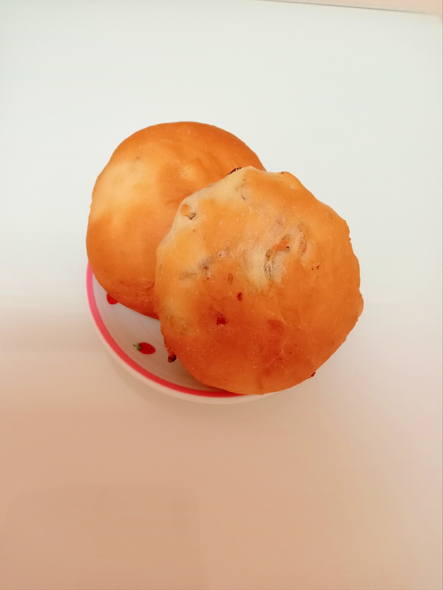 生クリーム入り！レーズンクルミパン