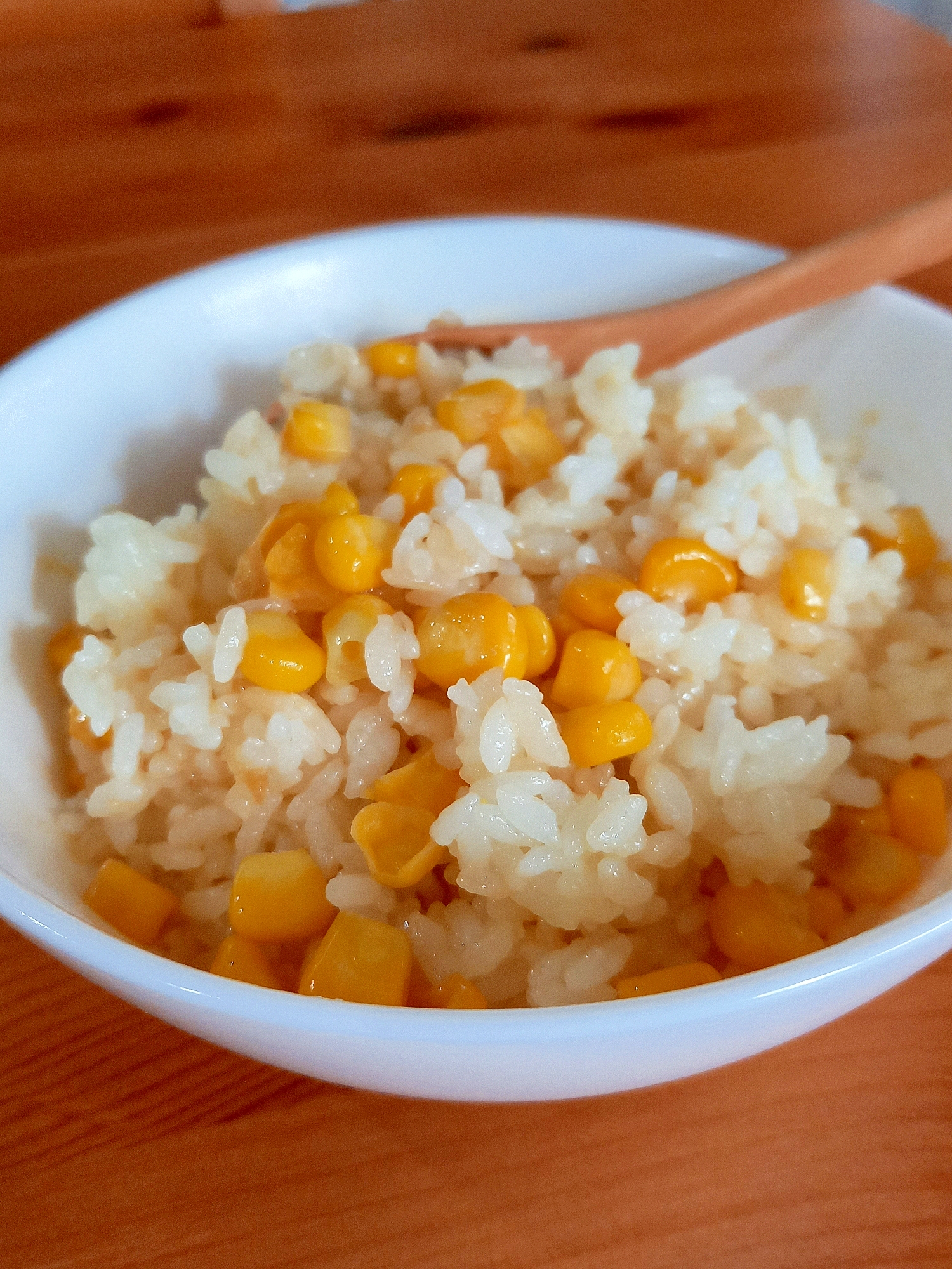 混ぜるだけの醤油バタコーンごはん