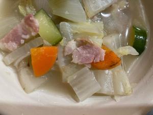 白菜と大根と人参とズッキーニとベーコンのスープ レシピ 作り方 By Tommeg12 楽天レシピ
