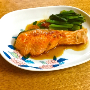 脂と甘みが絡んで美味しい鮭の鍋照り焼き 簡単味付け レシピ 作り方 By Y C Richard 楽天レシピ 脂と甘みが絡んで美味しい鮭の鍋照り焼き 簡単味付け レシピ 作り方 By Y C Richard 楽天レシピ