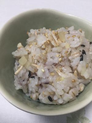 たくあんと干しエビで混ぜご飯 レシピ 作り方 By あーるいーあい0153 楽天レシピ