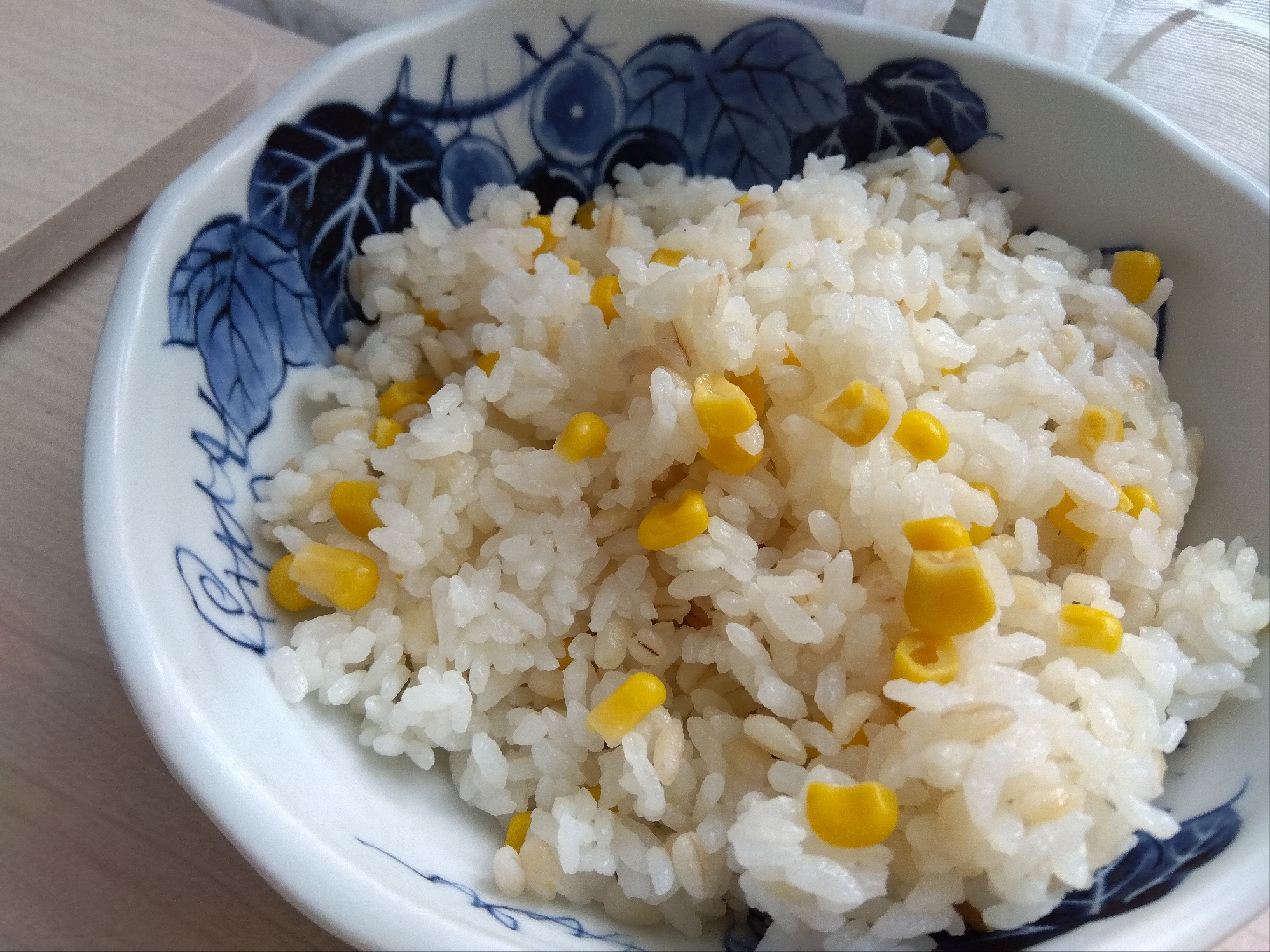 絶品！コーン缶で作る簡単とうもろこしご飯♡もち麦入