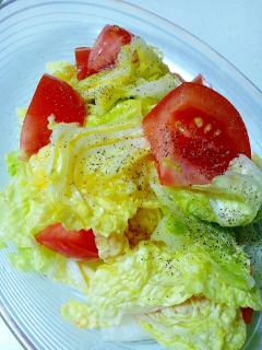 今が旬、白菜とトマトの浅漬け風サラダ