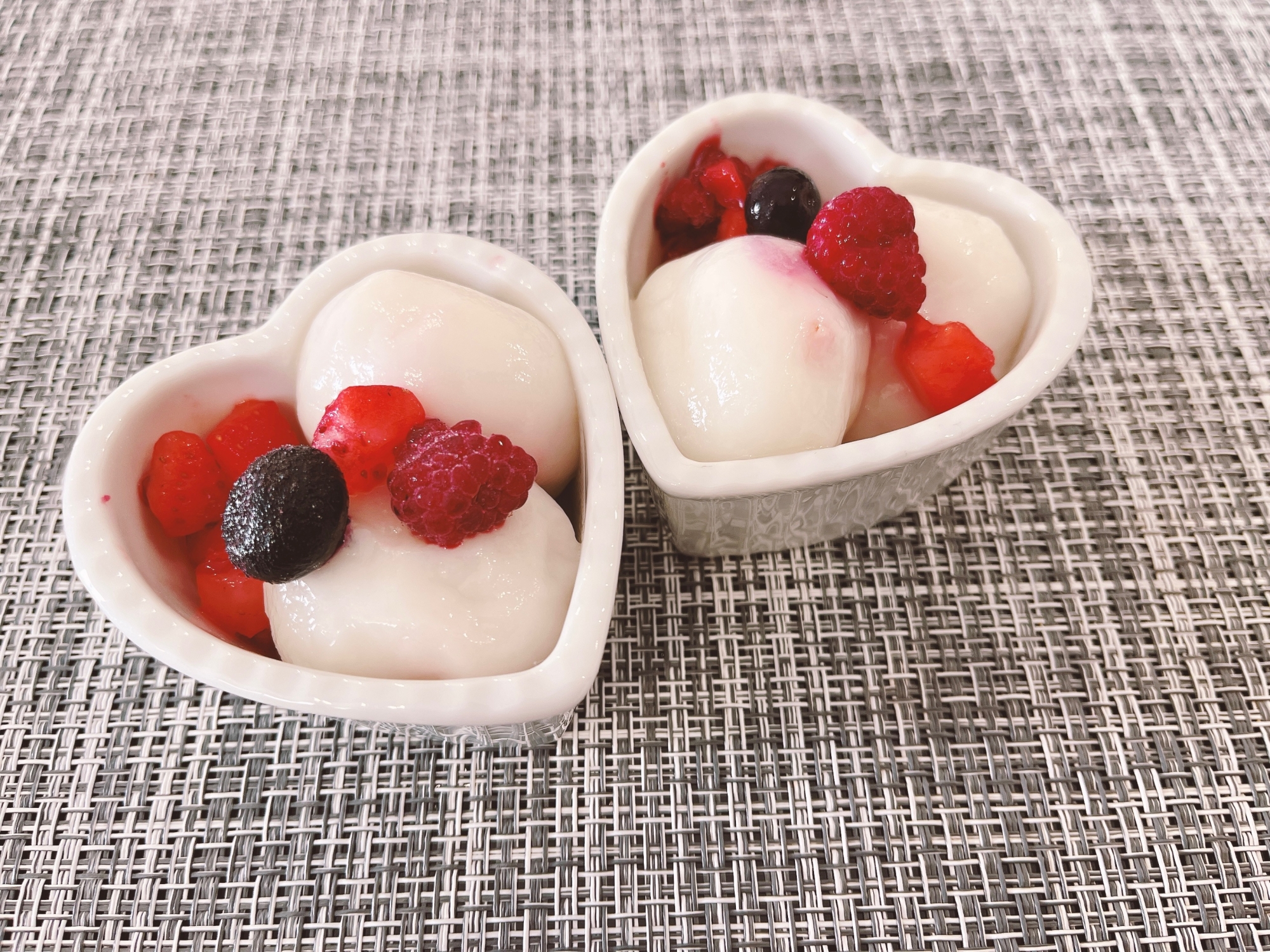 イチゴチョコと白玉のベリーミックス