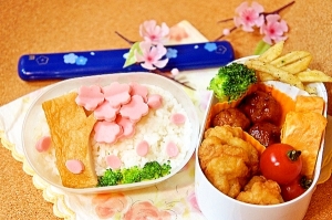 100円shopの型deギョニソの桜舞う春デコ弁当 レシピ 作り方 By