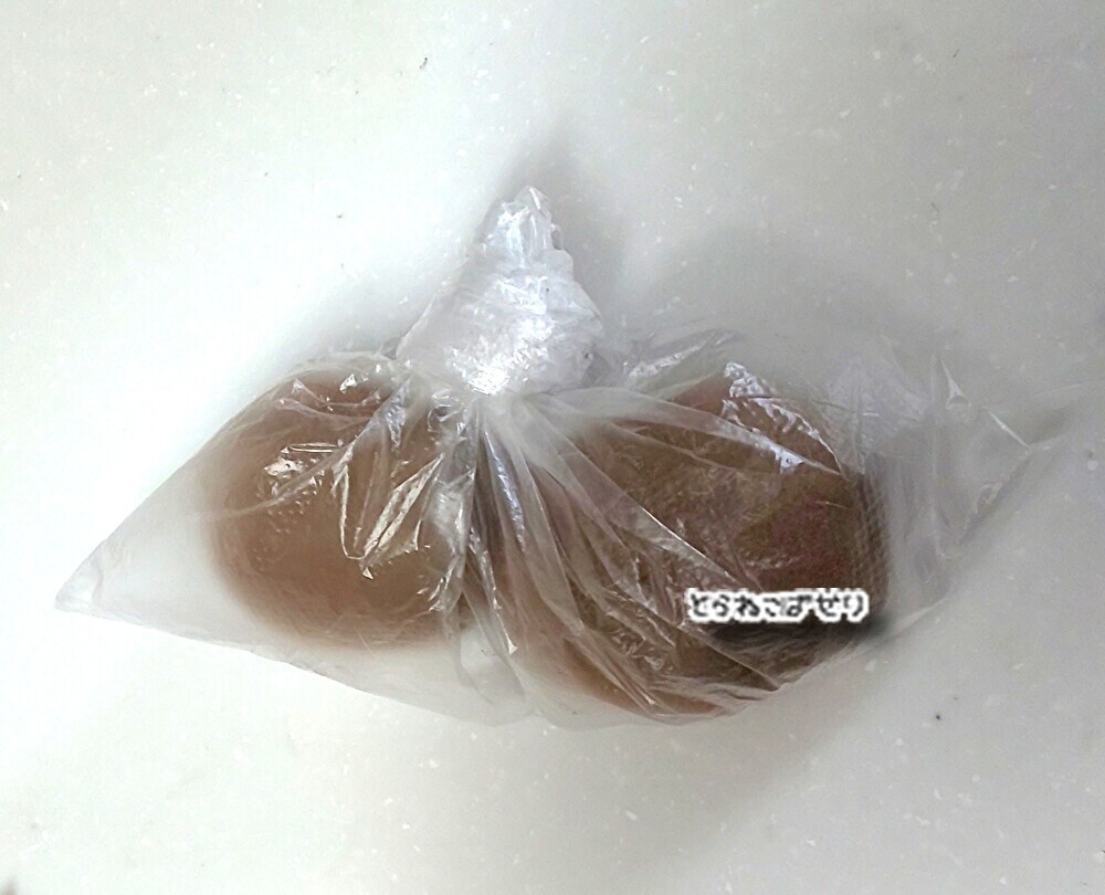 キウイ、生ハム、モッツァレラチーズの冷製パスタ