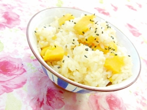 ほんだしバターde 安納こがね芋の炊き込みご飯 レシピ 作り方 By 小太郎１２１２ 楽天レシピ
