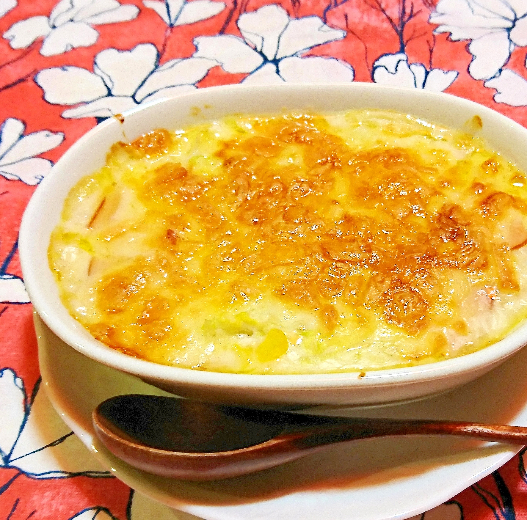 白菜とハムとコーンのグラタン　味噌風味