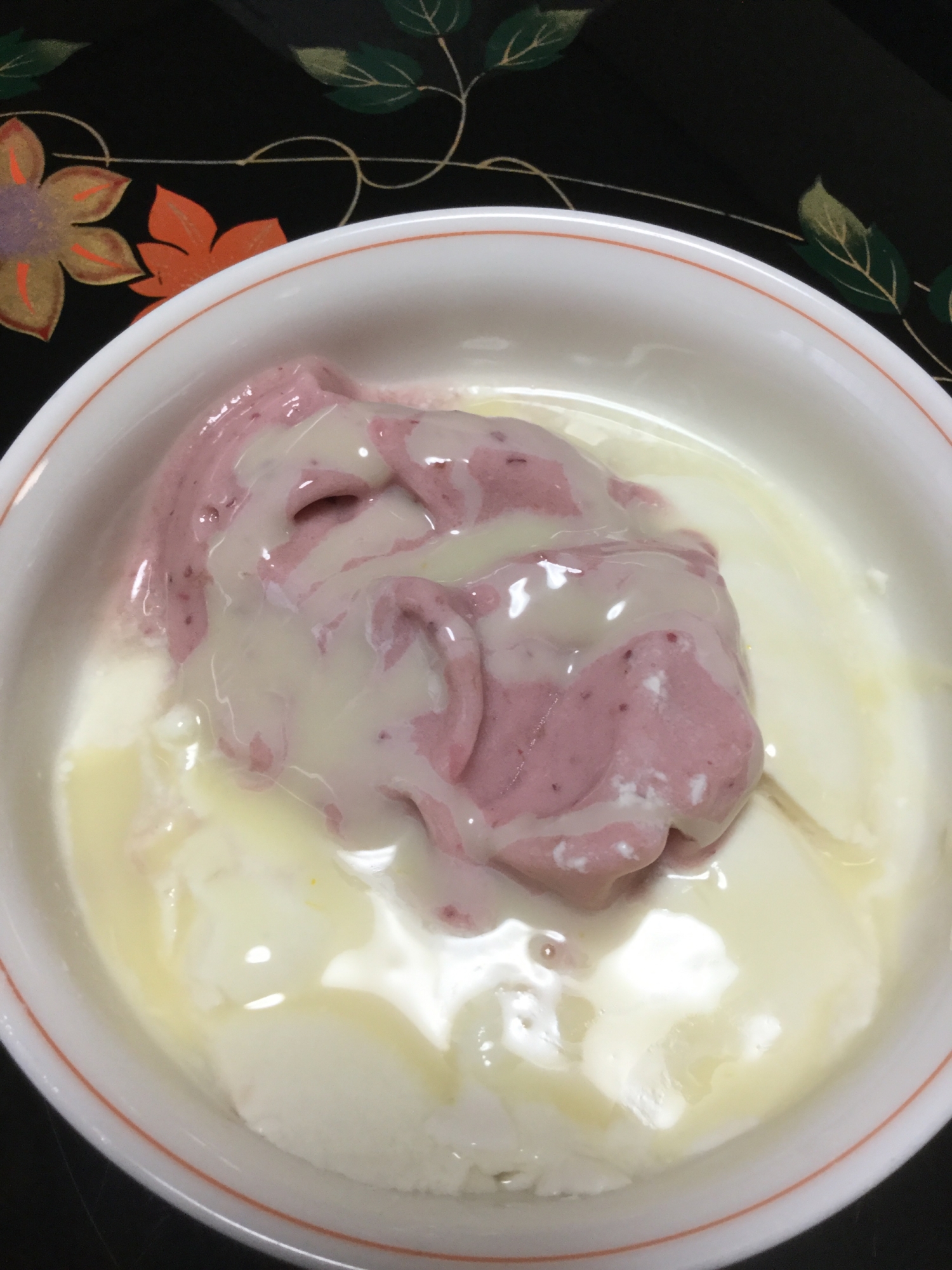 豆乳ヨーグルトと桃のアイスクリーム風
